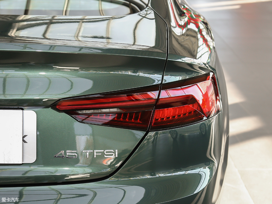 2017��W��A5 Sportback 45 TFSI �r����