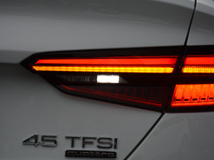 2017Sportback 45 TFSI quattro \ ^