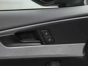 2017Sportback 40 TFSI r(sh) g