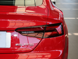 2017款Sportback 45 TFSI 时尚型 尾灯