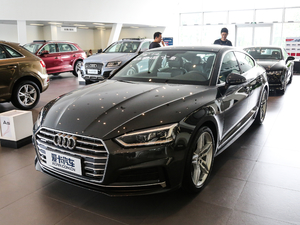 2017款Sportback 45 TFSI quattro 运动型 左前45度