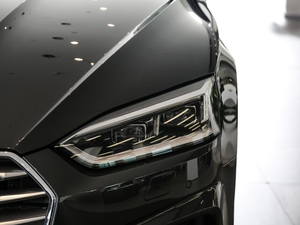 2017款Sportback 45 TFSI quattro 运动型 大灯