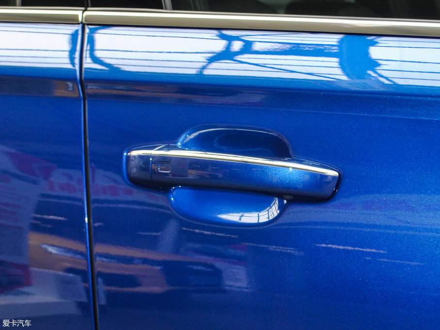 外观颜色:月光蓝