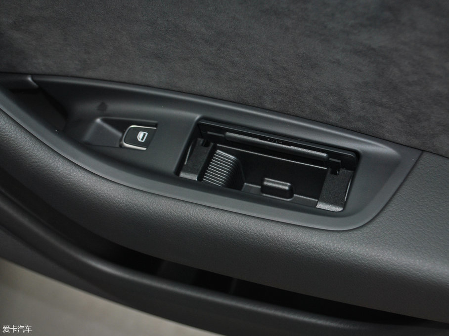 2017?yun)WS6 4.0TFSI