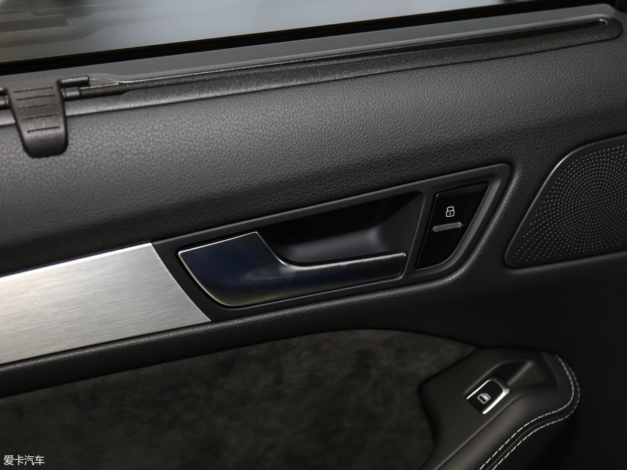 2017?yun)WSQ5 3.0TFSI quattro