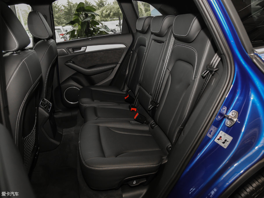 2017?yun)WSQ5 3.0TFSI quattro