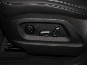 20173.0TFSI quattro {{