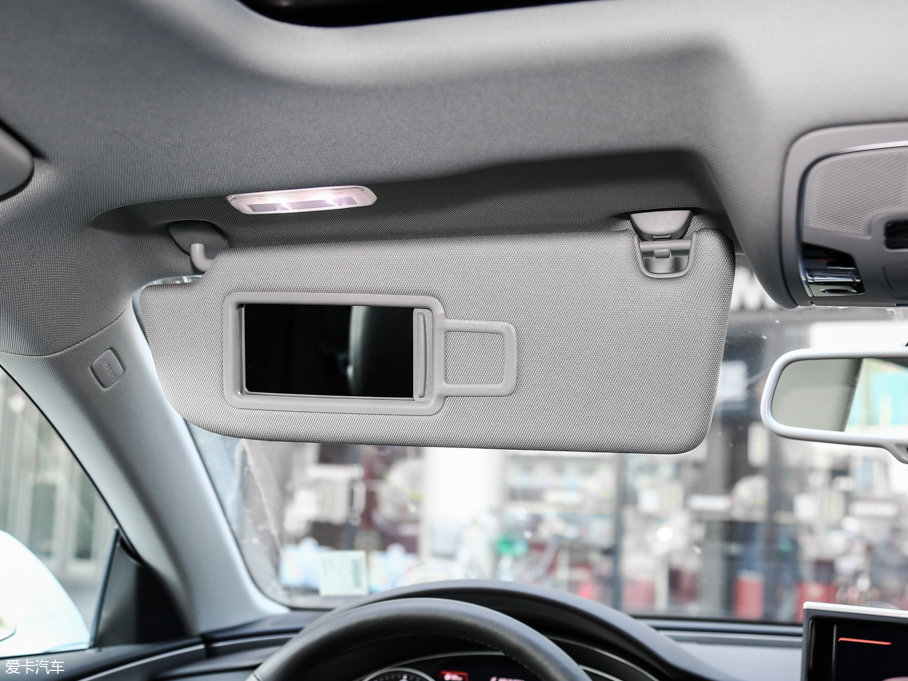 2017WA7 40 TFSI quattro g(sh)