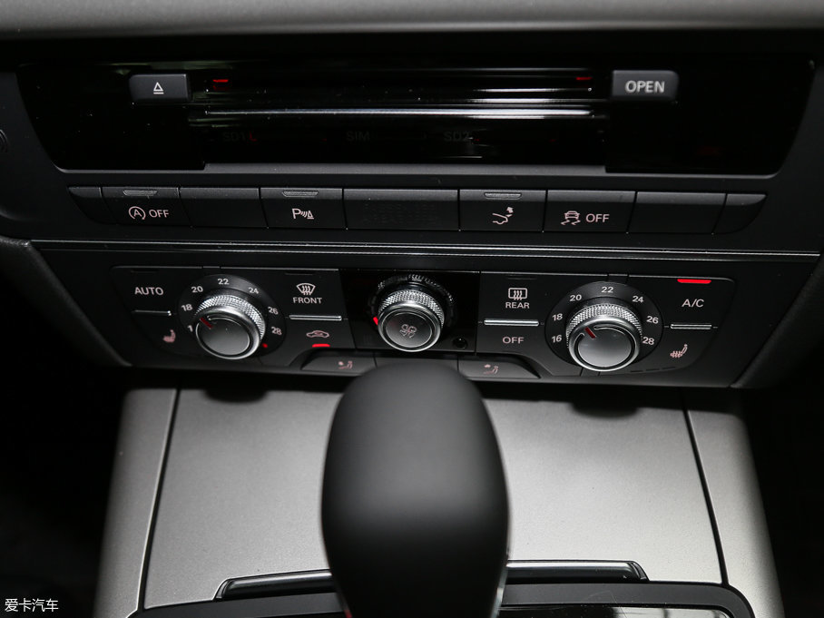 2017WA7 40 TFSI quattro g(sh)