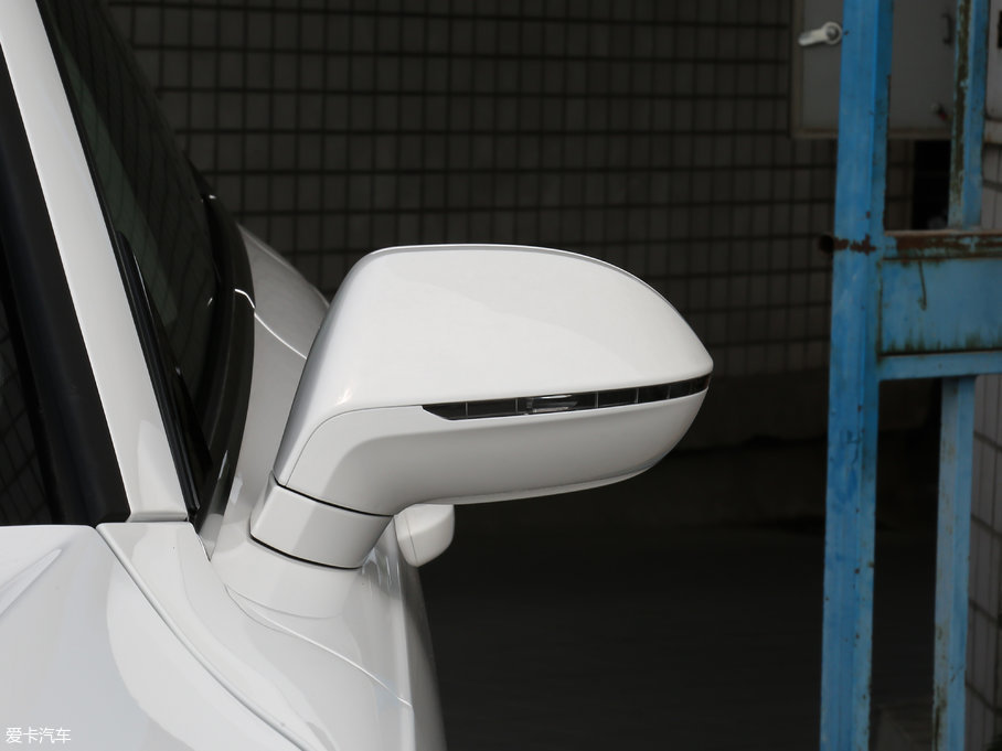 2017WA7 40 TFSI M(jn)ȡ