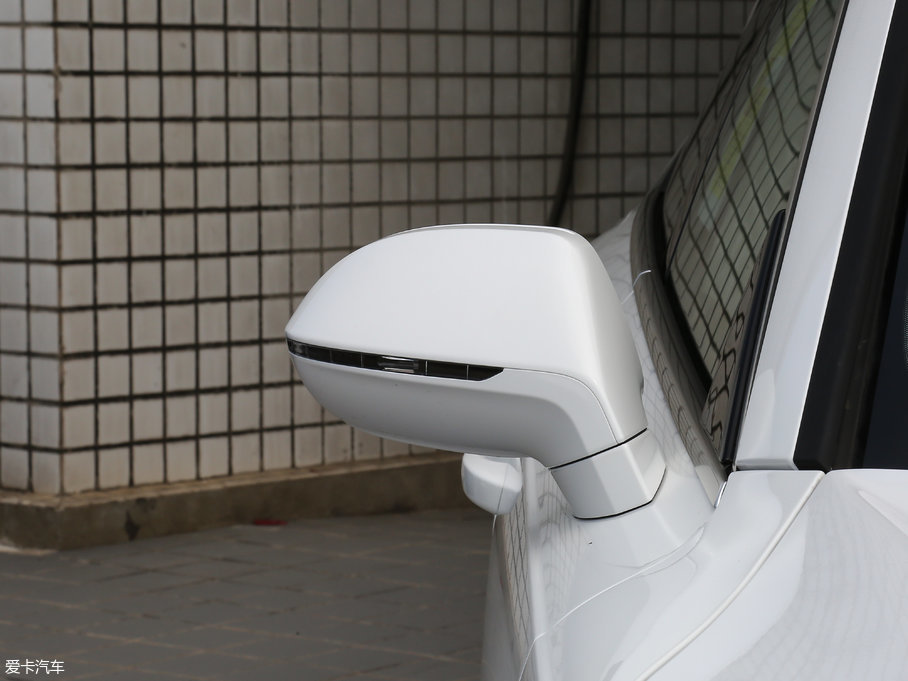 2017?yun)WA7 40 TFSI M(jn)ȡ