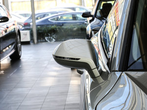 201740 TFSI quattro g(sh) (x)(ji)^