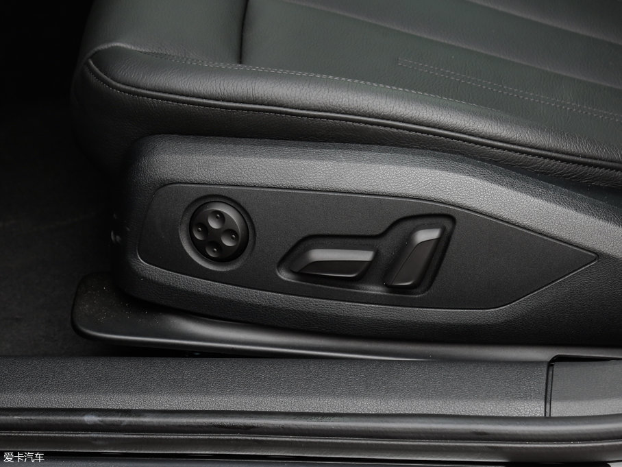 2017?yun)WA4(M(jn)) 45 TFSI allroad quattro r(sh)