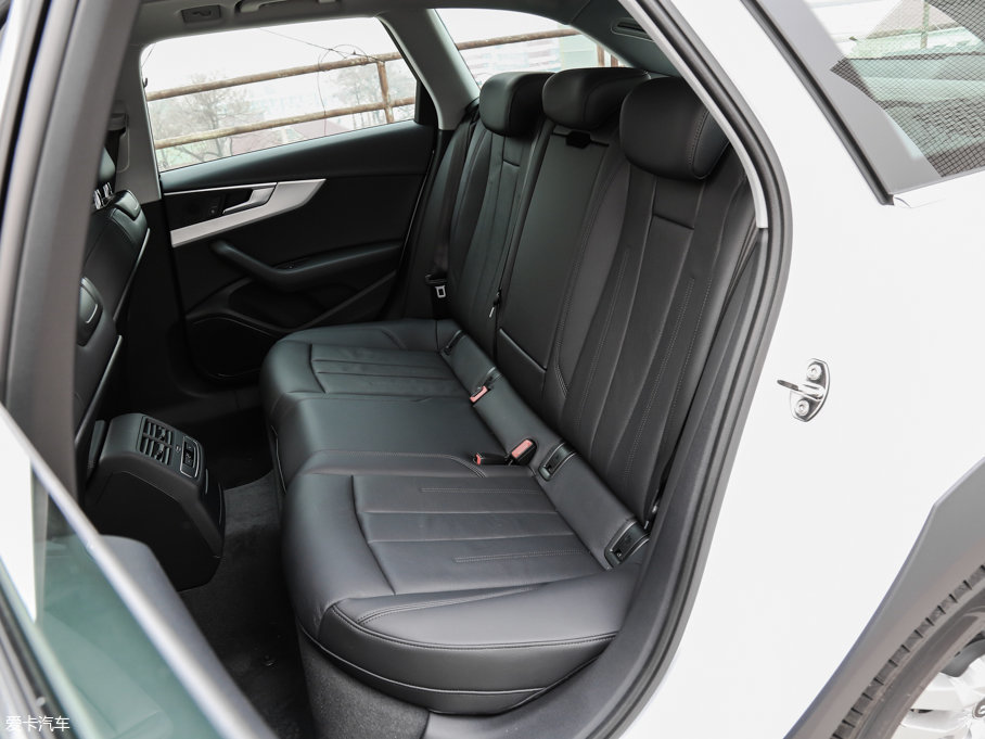 2017款45 tfsi allroad quattro 时尚型-空间座椅