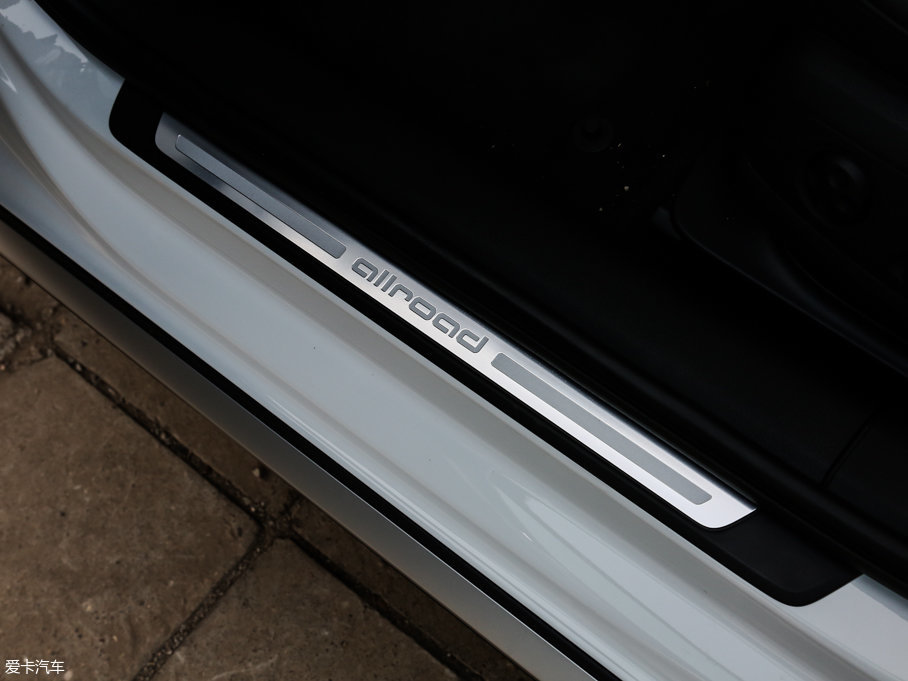 2017WA4(M) 45 TFSI allroad quattro r