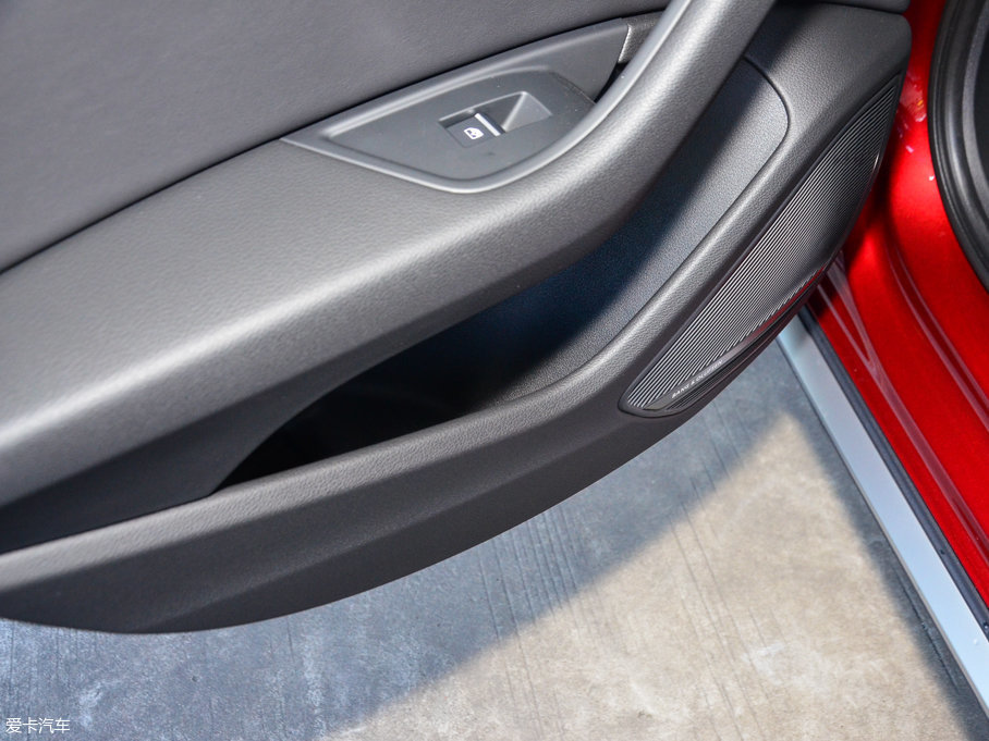 2017?yun)WA4(M(jn)) 45 TFSI allroad quattro \(yn)(dng)