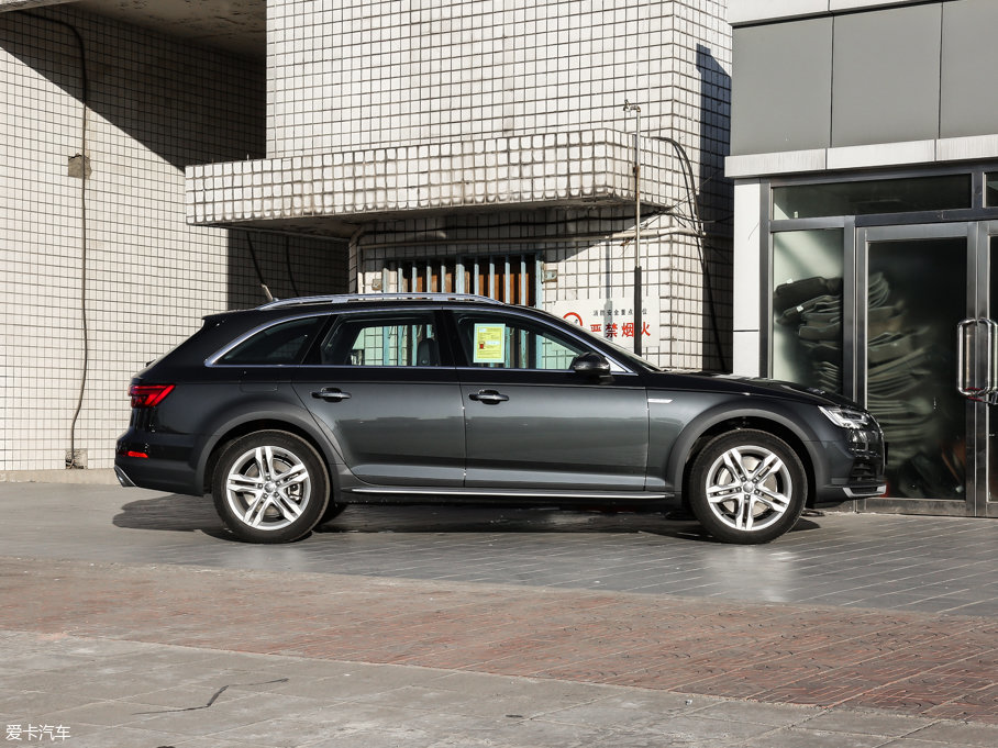 2017WA4(M) 45 TFSI allroad quattro r