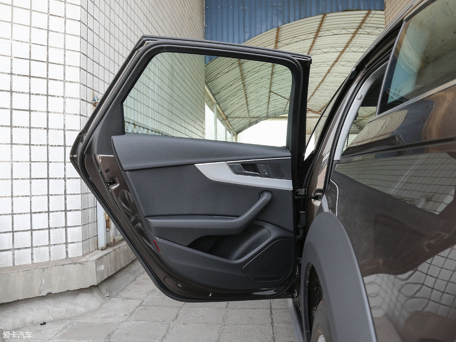 2017WA4(M) 45 TFSI allroad quattro r