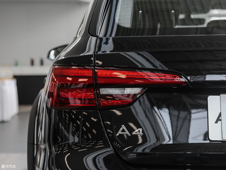 2017WA4(M) 45 TFSI allroad quattro r