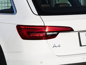 201745 TFSI allroad quattro \ ^