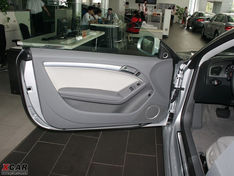 2009?yun)WA5 Coupe 2.0TFSI Coupe