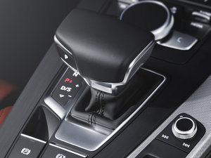 2017��Cabriolet 45 TFSI quattro �\���� �п؅^