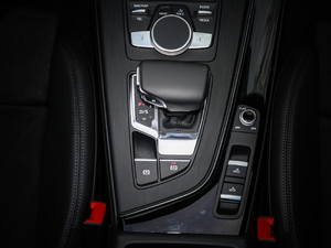 2017��Cabriolet 40 TFSI �r���� �п؅^