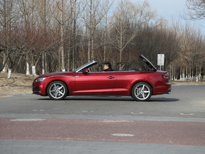 2017��Cabriolet 40 TFSI �r���� ����