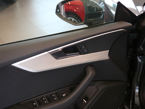 2017��Cabriolet 45 TFSI quattro �\���� ���g����