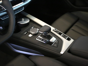 2017��Cabriolet 45 TFSI quattro �\���� �п؅^