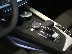 2017��Cabriolet 45 TFSI quattro �\���� �п؅^