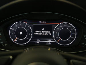 2017��Cabriolet 45 TFSI quattro �\���� �x��