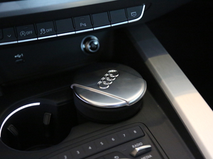 2017��Cabriolet 45 TFSI quattro �\���� �п؅^