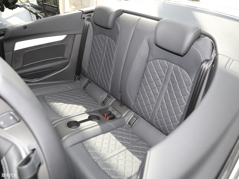 2017?yun)WS5 Cabriolet 3.0T Cabriolet