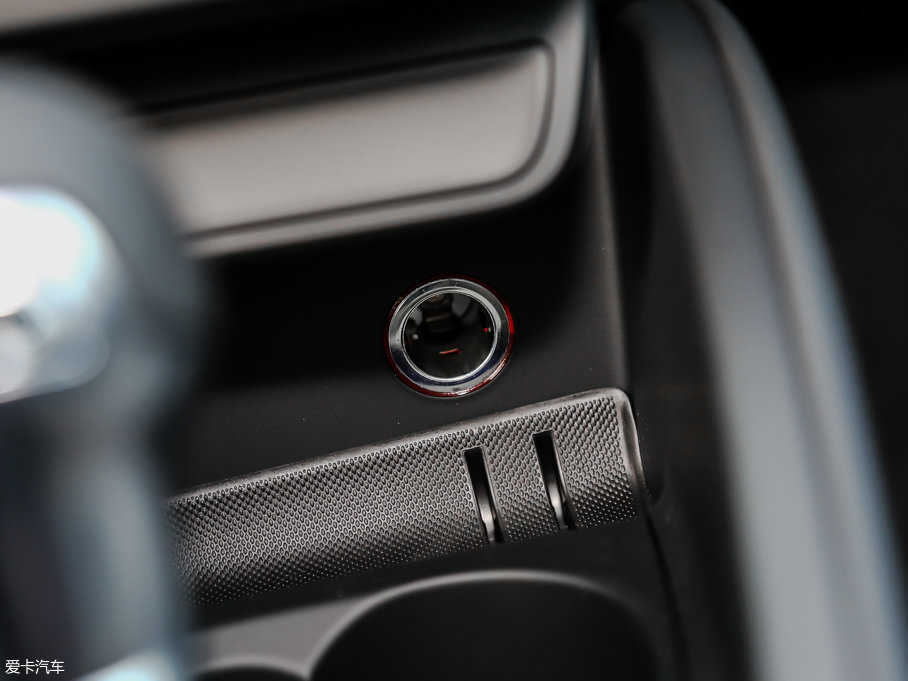 2017?yun)WA1 30 TFSI L(fng)а