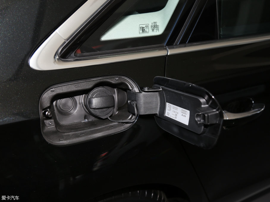 2017WA8 50 TFSI quattro A