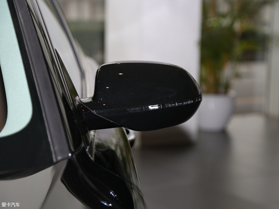 2017WA8 50 TFSI quattro F