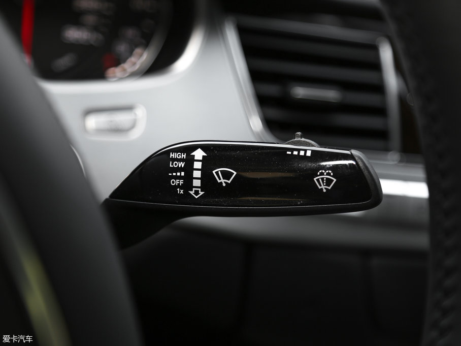 2017WA8 50 TFSI quattro F