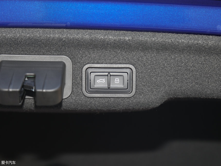 2017?yun)WA8 50 TFSI quattro F