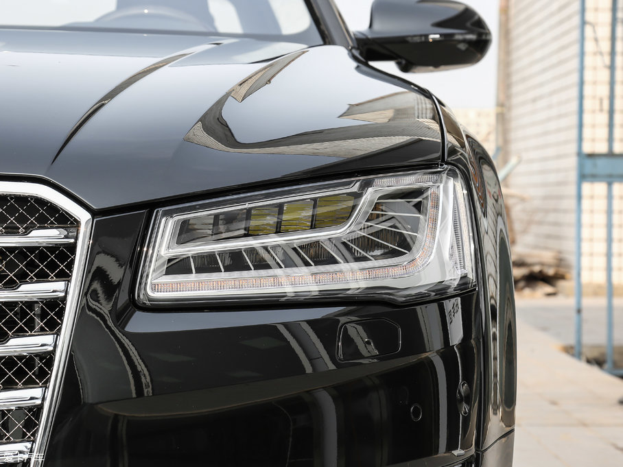 2017WA8 6.3L W12 quattro Ş