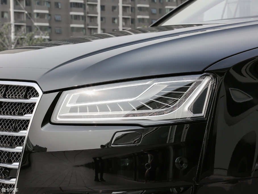 2017WA8 6.3L W12 quattro Ş