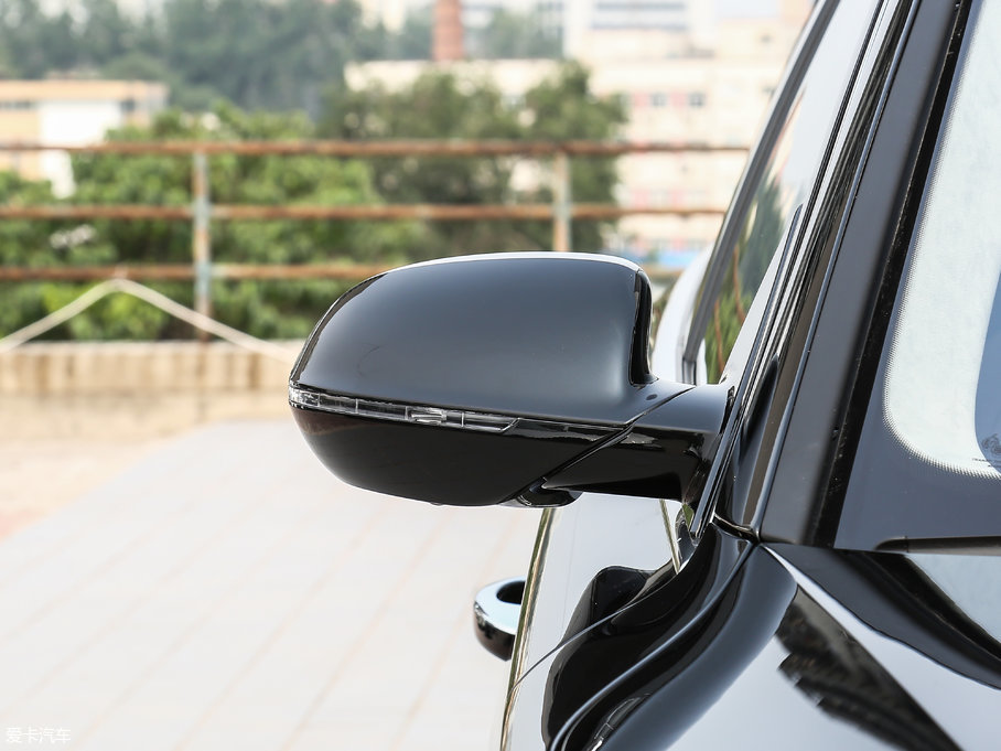 2017WA8 6.3L W12 quattro Ş