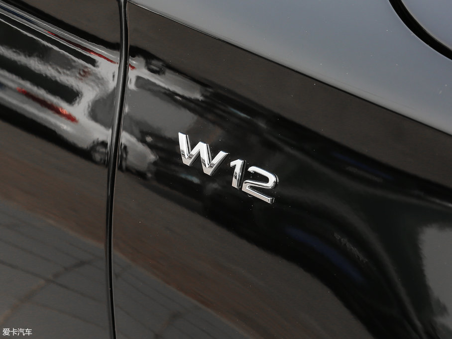 2017WA8 6.3L W12 quattro Ş