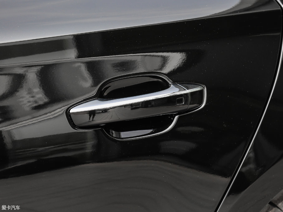 2017WA8 6.3L W12 quattro Ş