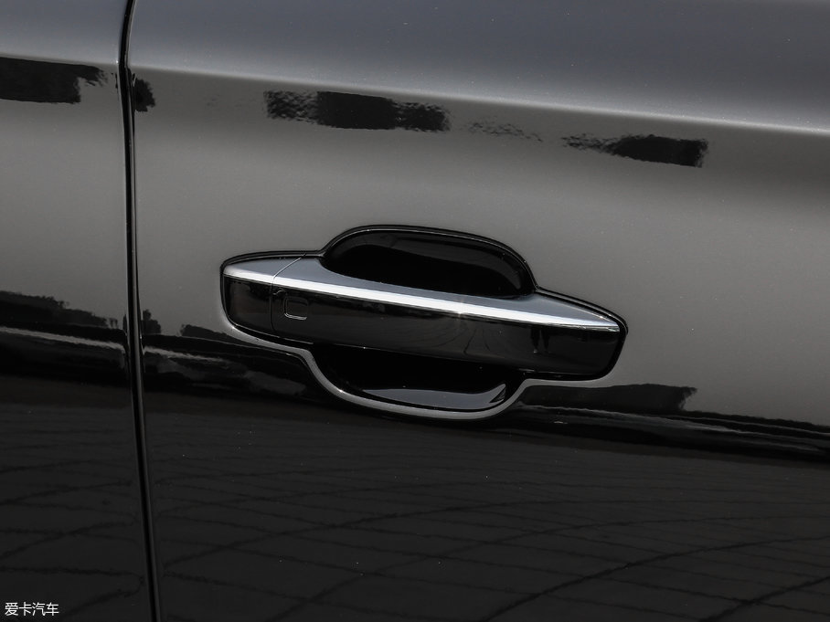 2017WA8 6.3L W12 quattro Ş