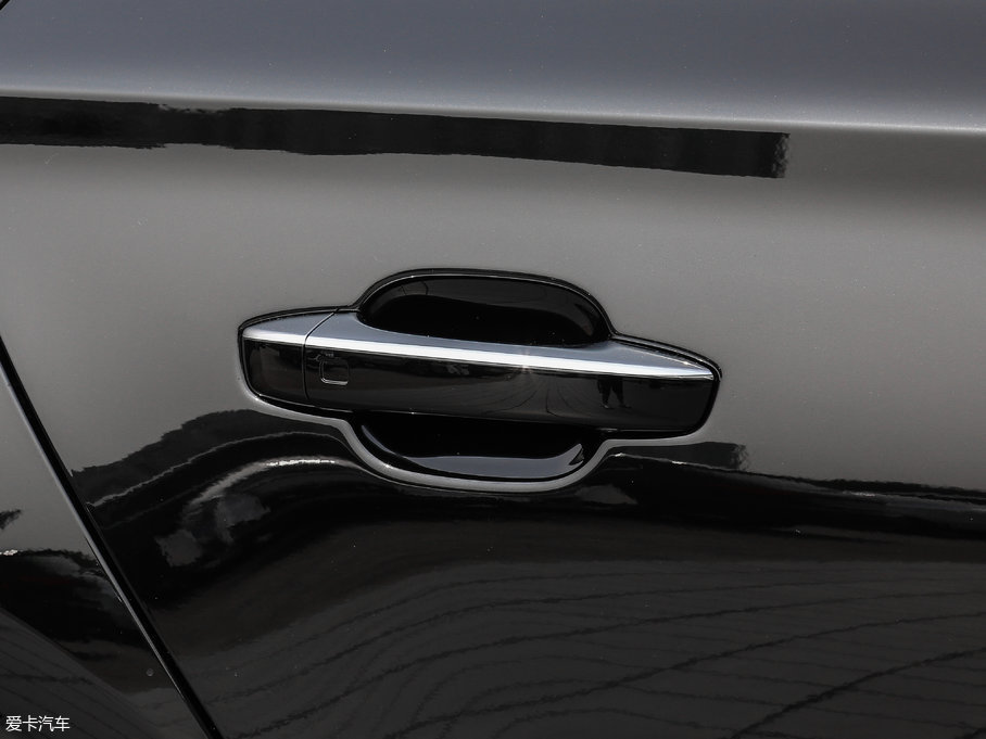 2017WA8 6.3L W12 quattro Ş