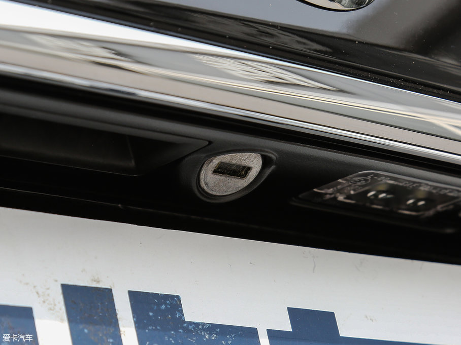 2017WA8 6.3L W12 quattro Ş