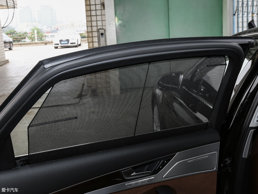 2017?yun)WA8 6.3L W12 quattro Ş