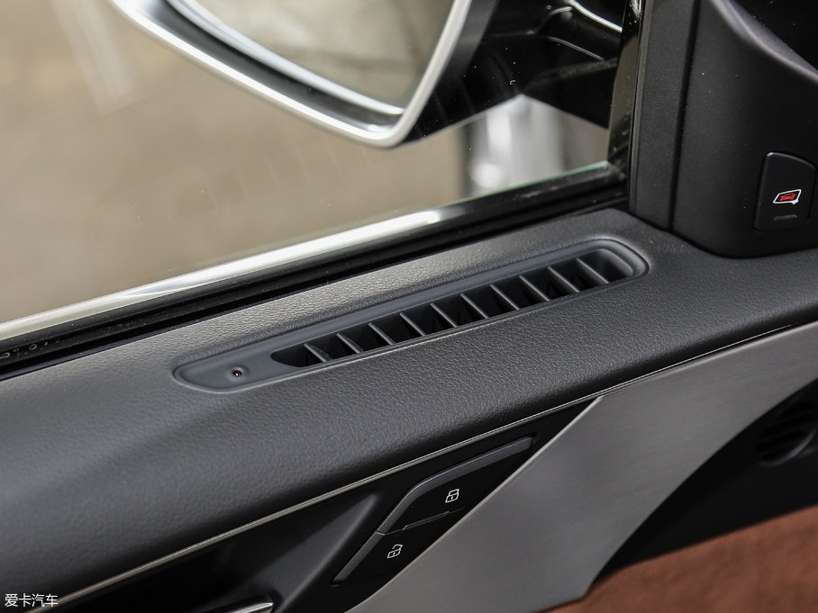 2017WA8 6.3L W12 quattro Ş