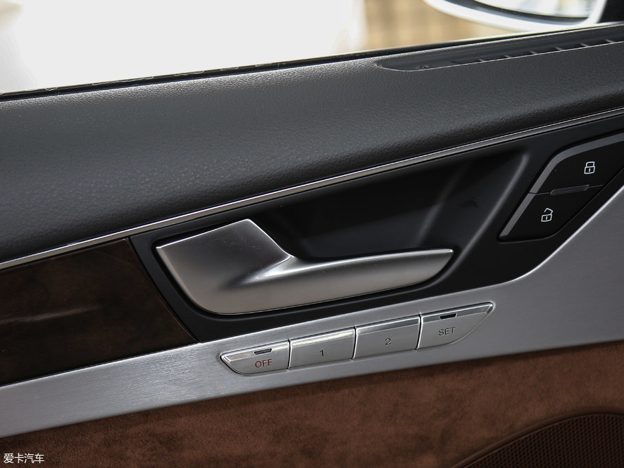 2017WA8 6.3L W12 quattro Ş